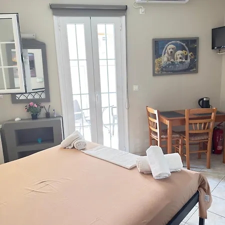Pelagias Apartment *